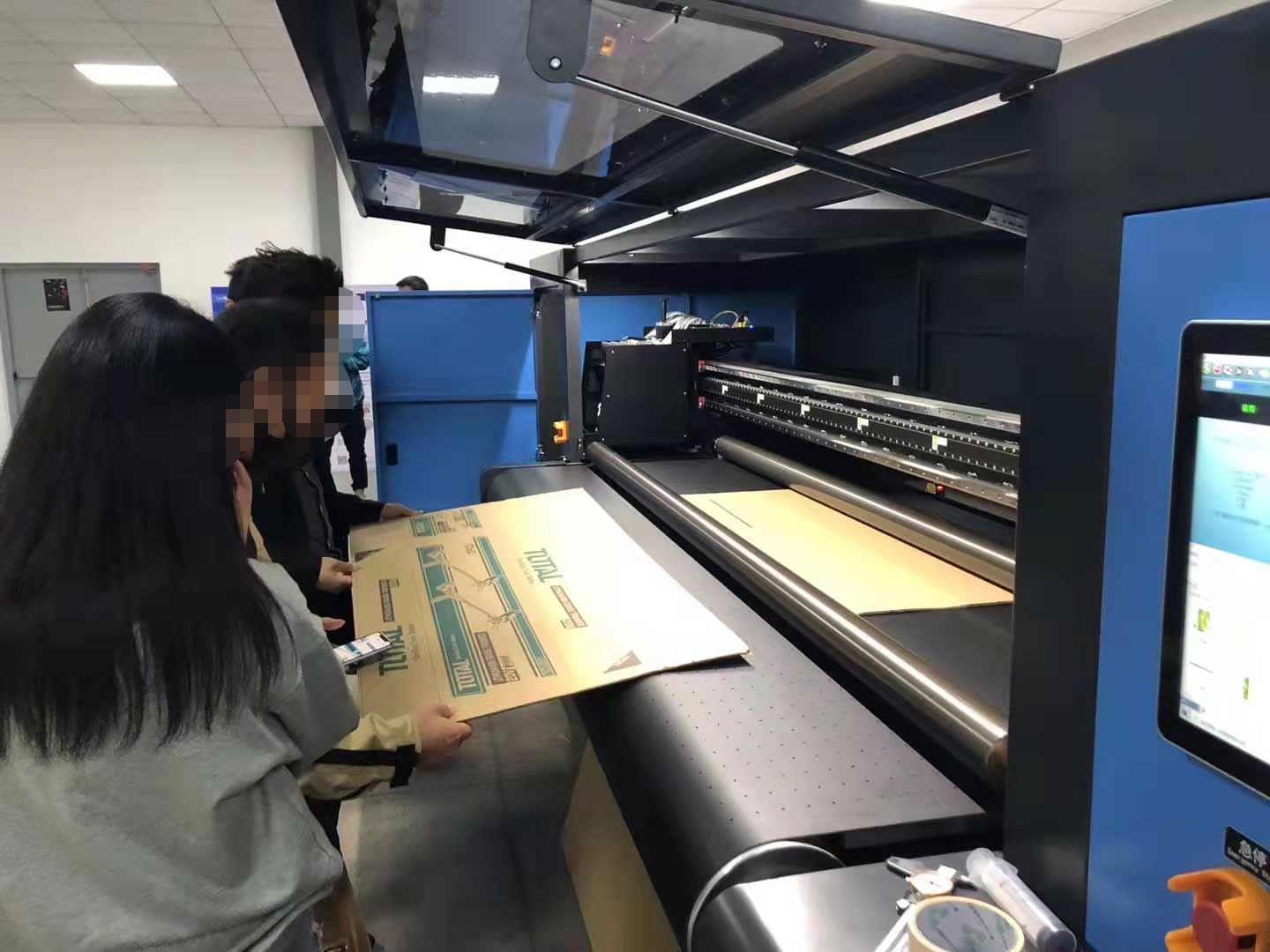 山西纸箱数码彩色印刷机做纸箱的机器设备多少一台
