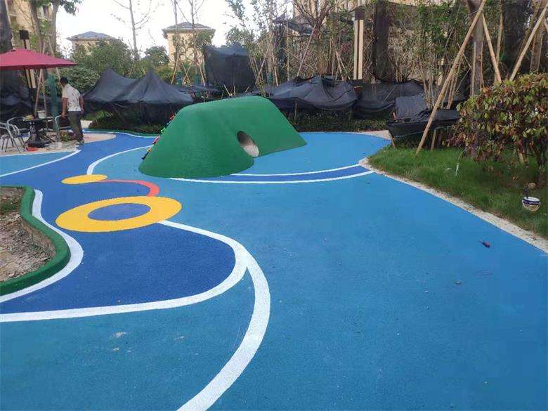 南湖塑胶篮球场透气型橡胶地面
