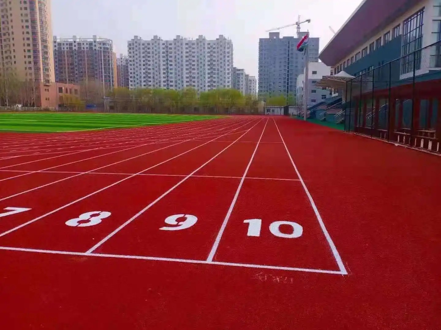 上海卢湾足球场人造草坪翻新上海卢湾硅PU篮球场施工价格