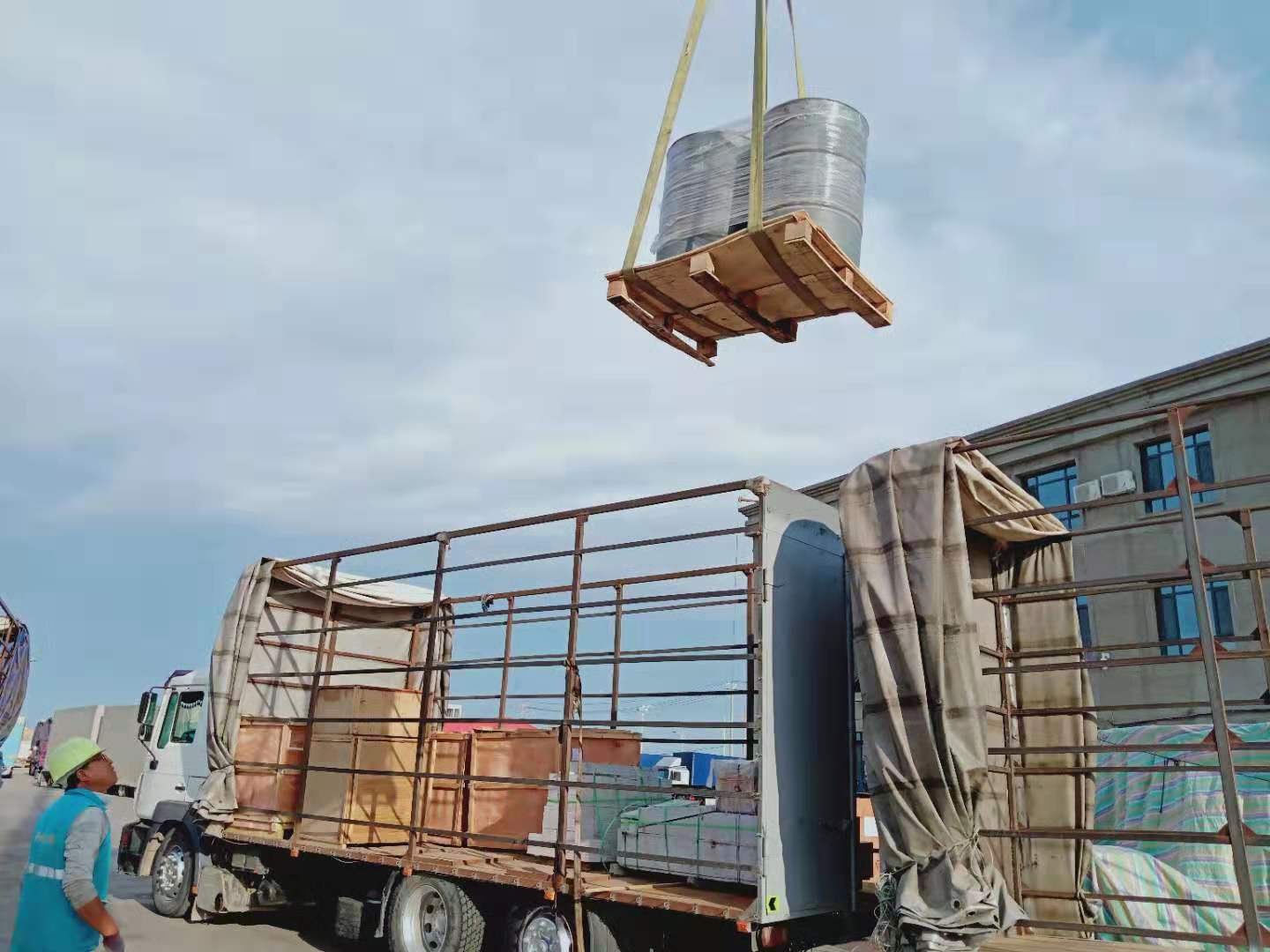 商品车辆出口-工程机械设备运输到俄罗斯全境