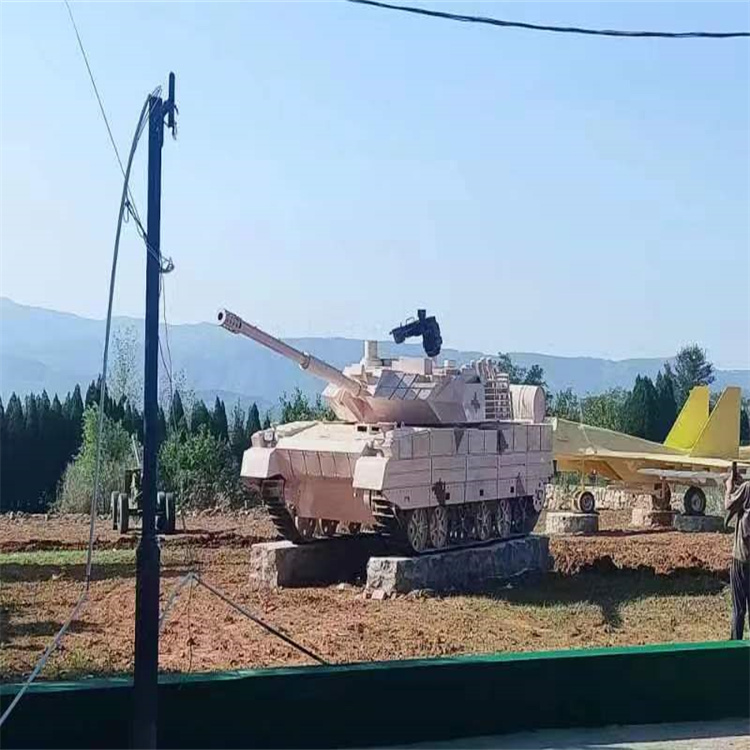 江苏泰州市开动坦克装甲车出售国防教育军事模型厂家生产厂家定做