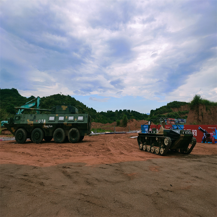 赤峰林西国防教育基地军训模型装备开动装甲车模型定制