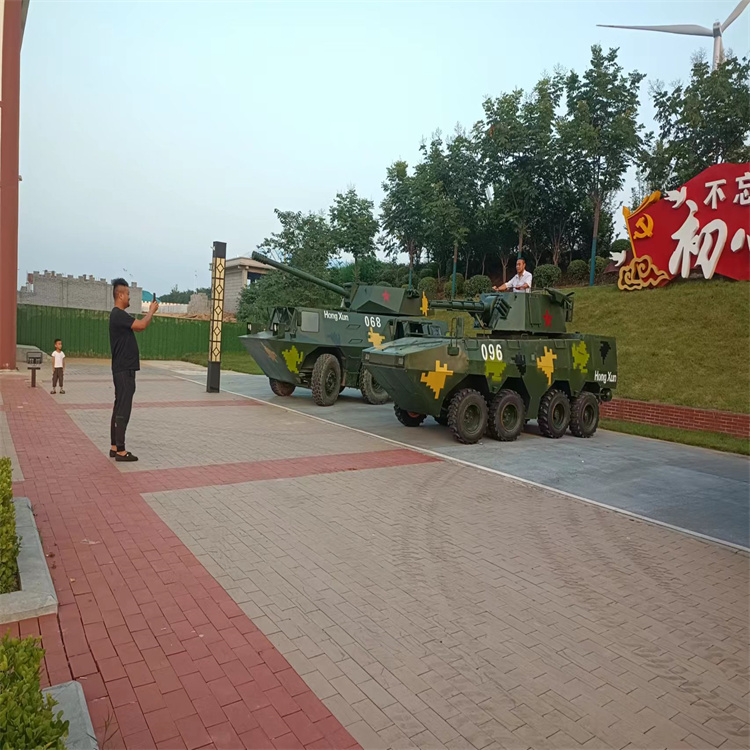 新疆哈密国防教育基地军训模型装备开动装甲车模型定制
