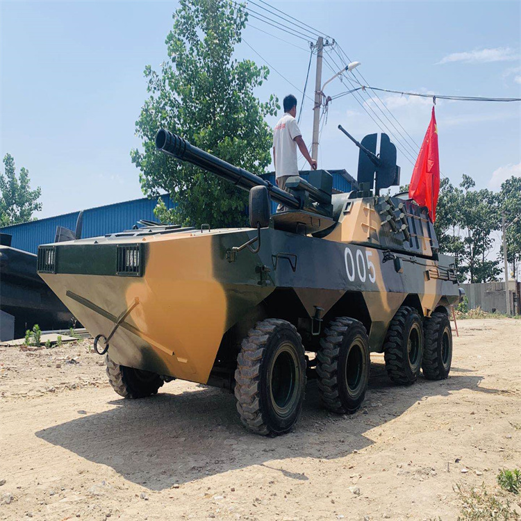 河南信阳市开动版步战车模型租赁122式轮式装甲车模型生产厂家出租