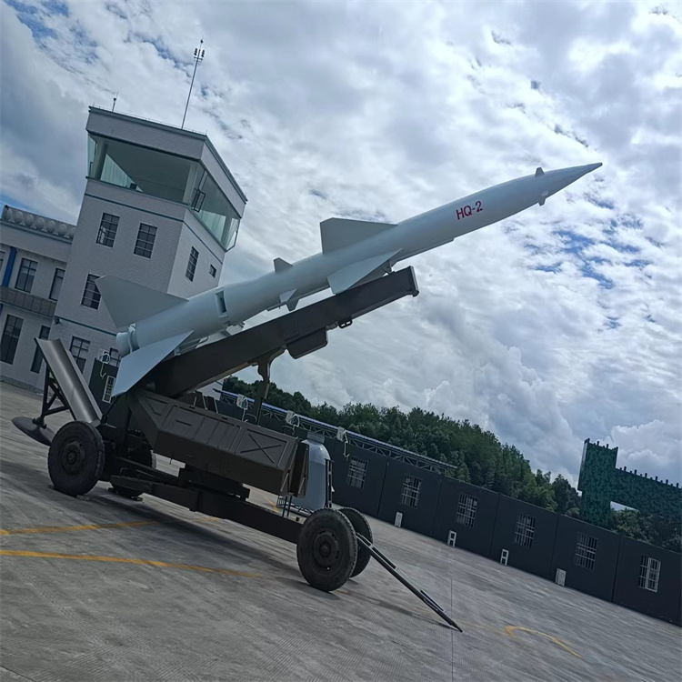 陕西咸阳杨陵国防教育基地军训模型装备开动装甲车模型定制