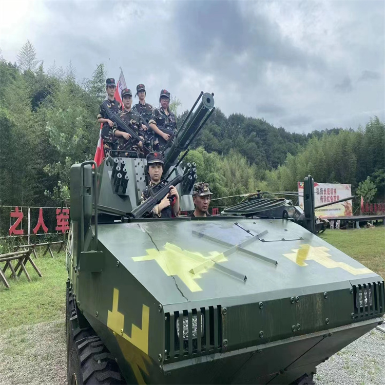 宁夏固原市一比一仿真军事模型厂家装甲运兵车模型道具生产厂家出售