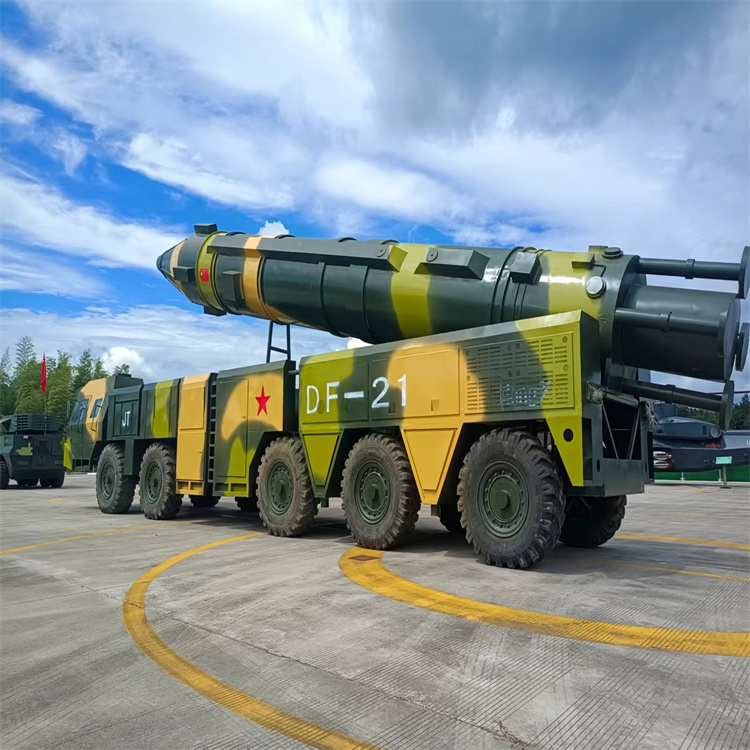 甘肃陇南国防教育基地军训模型装备开动装甲车模型定制