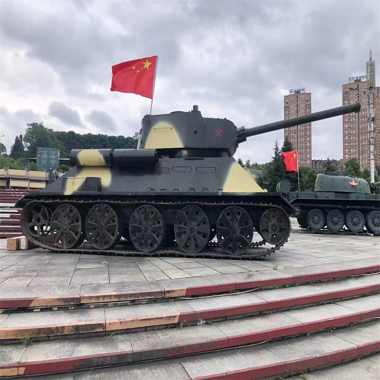 河南商丘市开动版版坦克模型出租国防教育军事模型厂家生产厂家支持订制