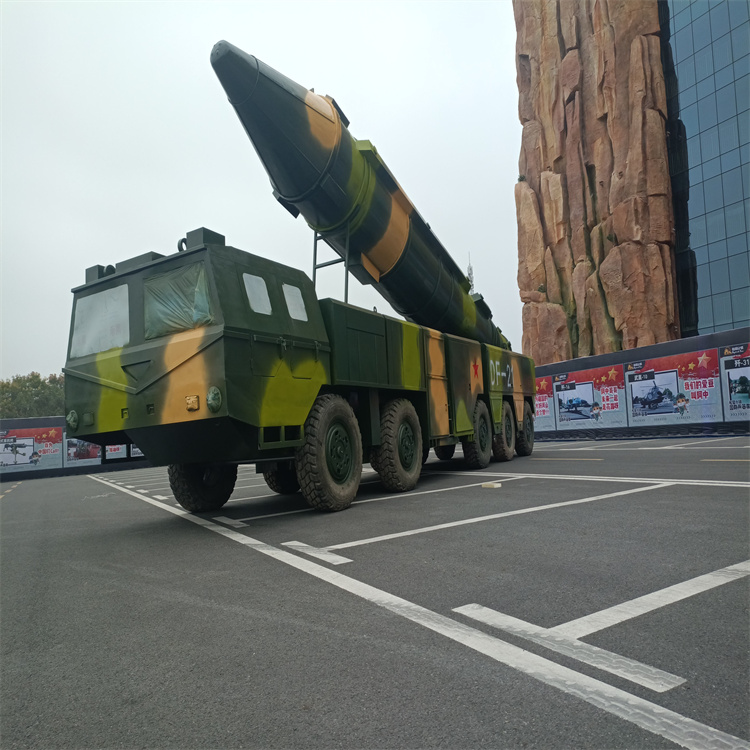 贵州铜仁国防研学军事模型厂家装甲运兵车模型道具支持订制