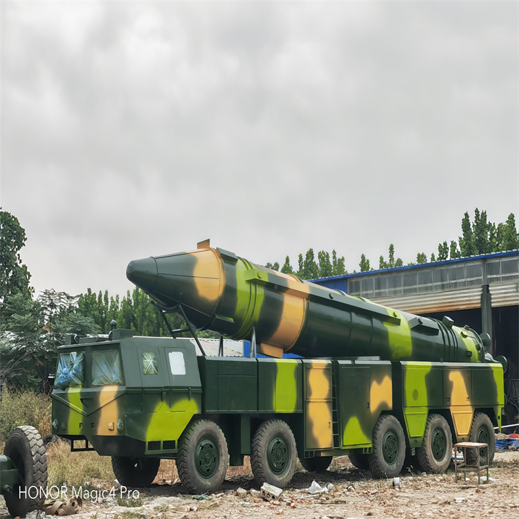 陕西渭南国防教育基地军训模型装备开动装甲车模型定制