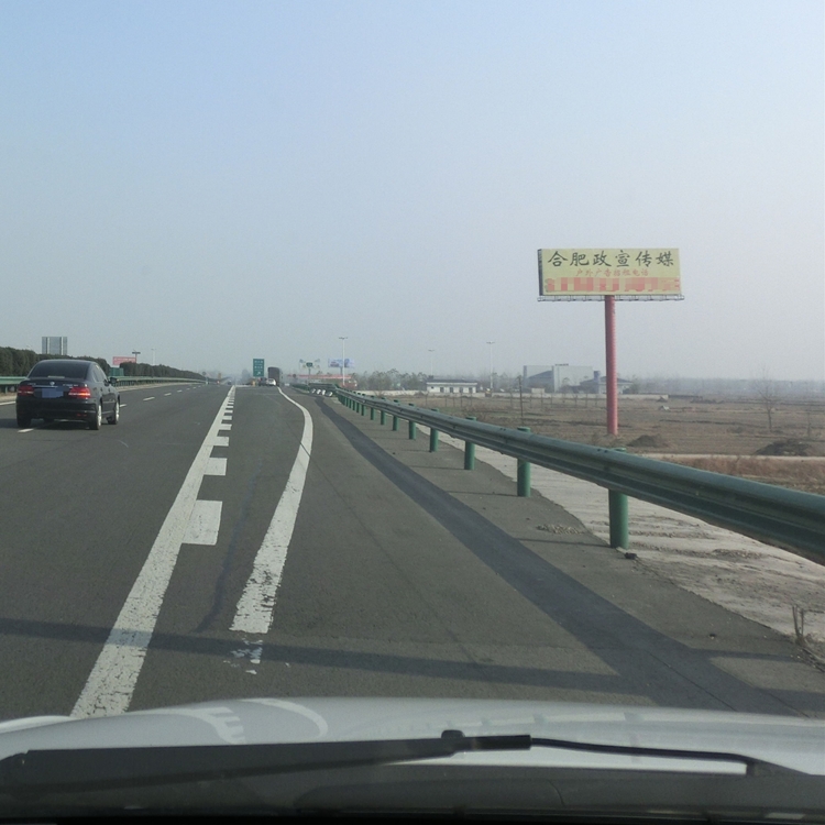 安徽滁州明光高速单立柱广告牌大型户外广告投放价值凸显凡经过必关注