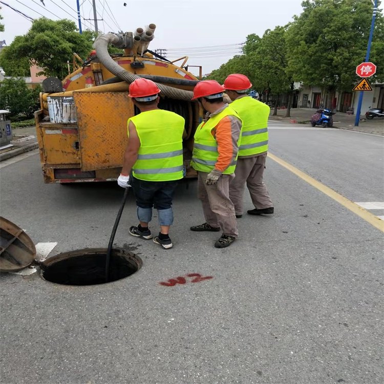 镇江扬中市管道顶管修复改造开挖、树脂固化管道修复、真诚于质量