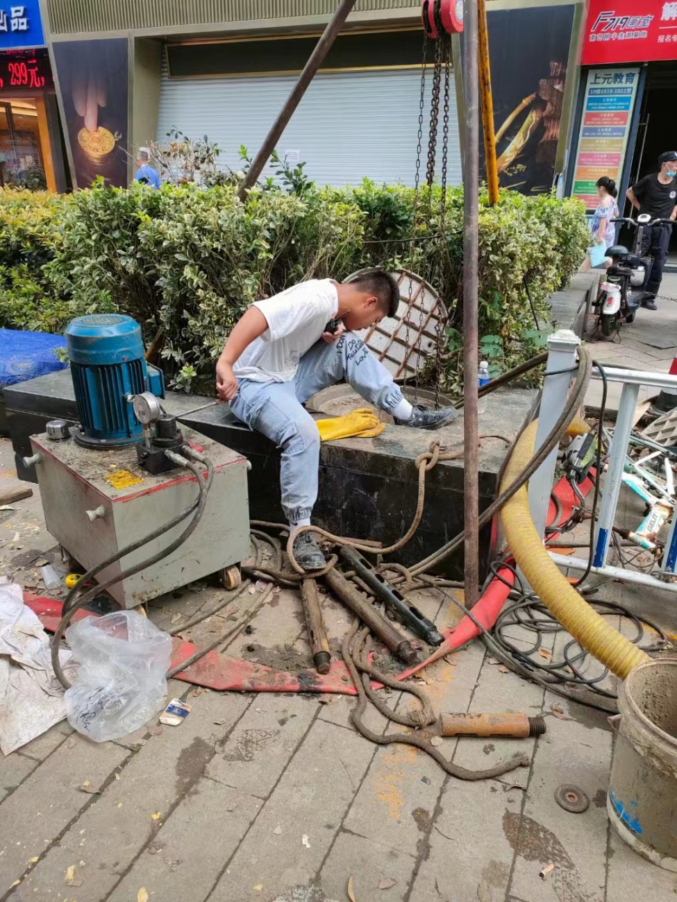 承接安徽安庆管道光固化修复 清理污水池化粪池公司电话