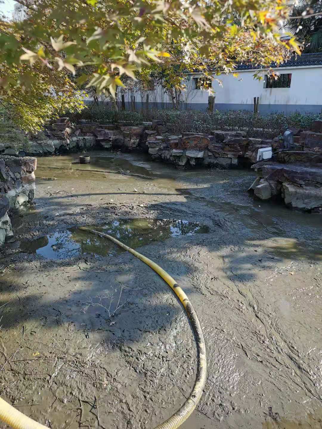 山阳镇。污泥池清理 ——环保公司