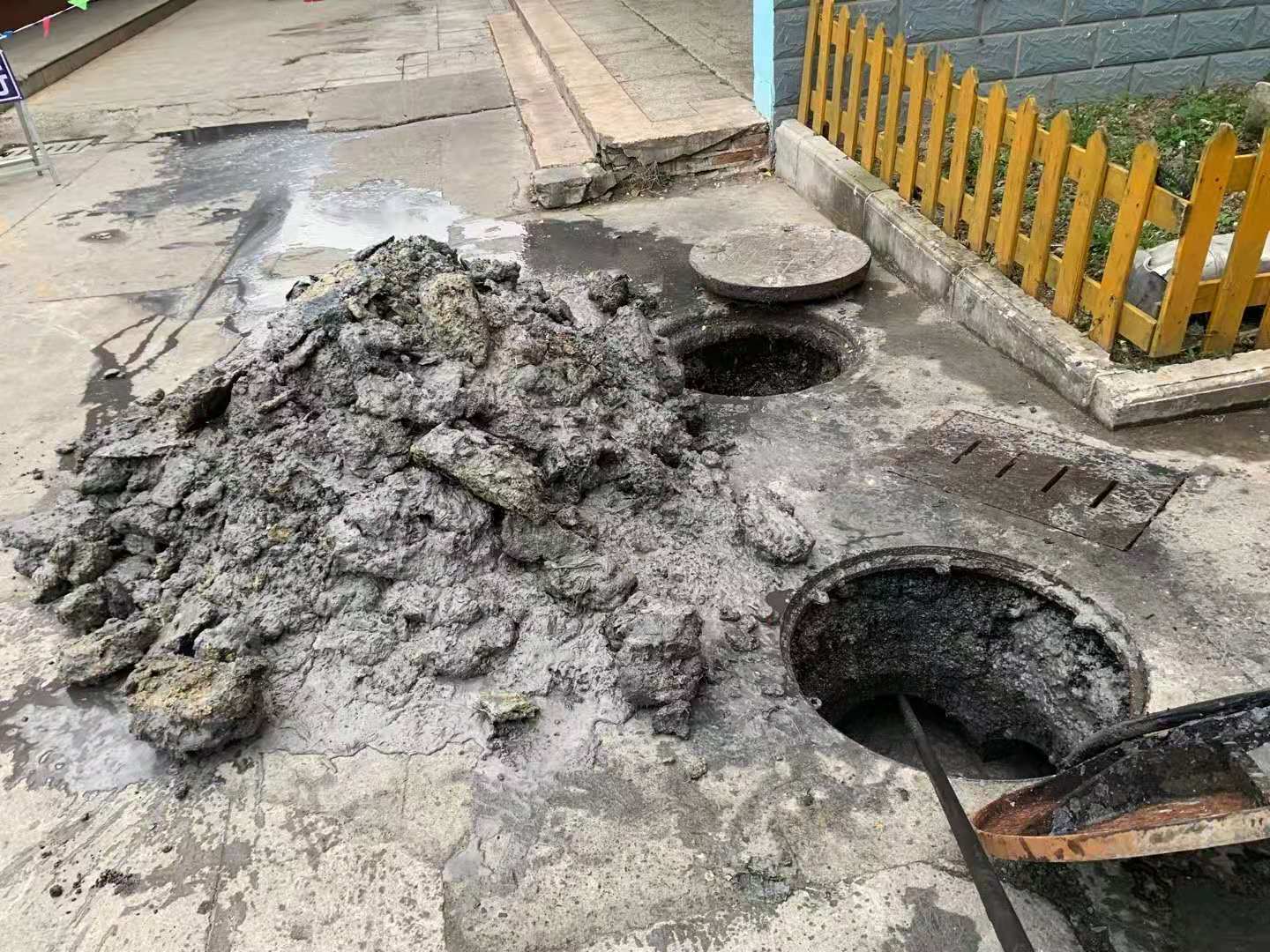 江阴市青阳镇地下室化粪池清理 ——环保公司