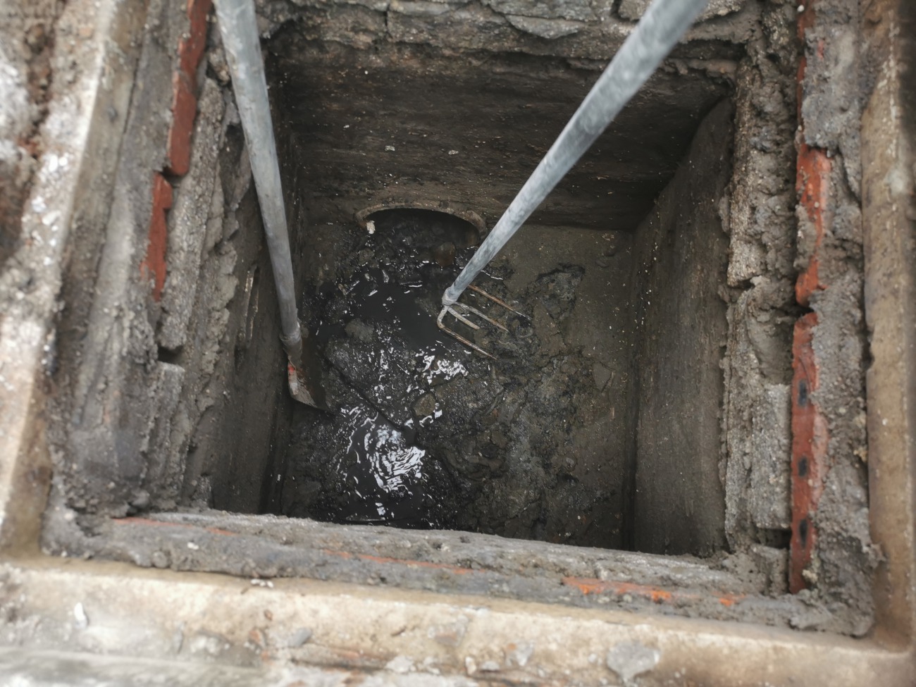 苏州葑门街道污水池下池清理 ——市政公司
