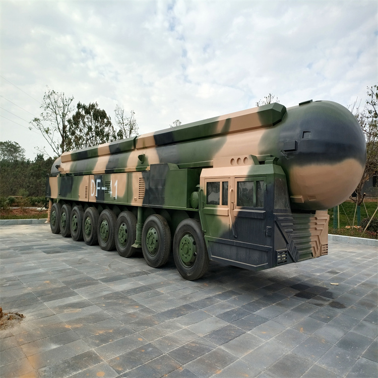 河北石家庄市开动版步战车模型租赁83式152毫米自行加榴炮模型生产厂家定做