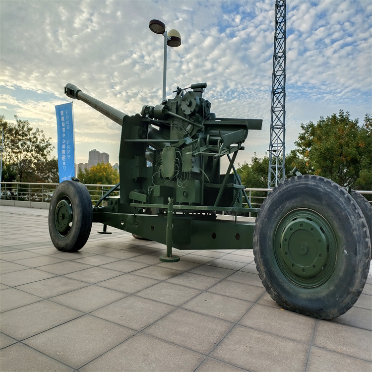 陕西商洛市国防教育军事模型厂家双人履带式坦克车模型生产厂家供应商