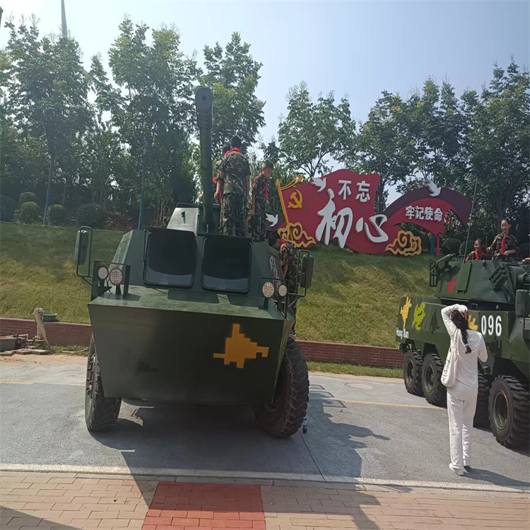 四川自贡市国防教育装备出租军事模型厂家1:1轮式装甲车模型租赁